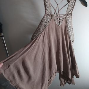 Blush noir tank size large